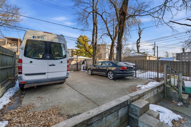 Building Photo - 1637 S St Louis Ave