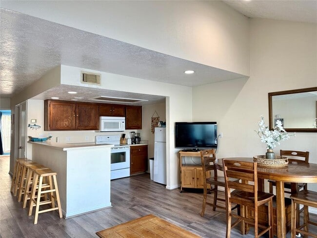 Building Photo - 7041 Kingston Cove Ln