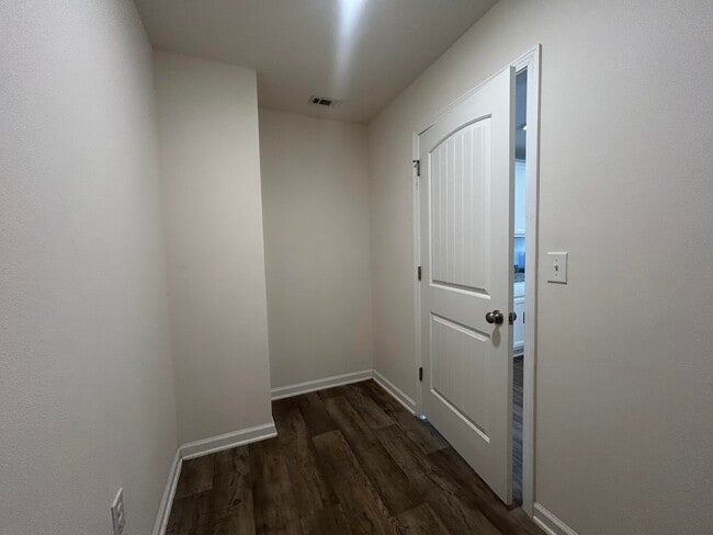 Building Photo - 916 Merganser Way