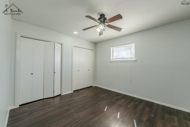 Building Photo - 2725 Devon Rd