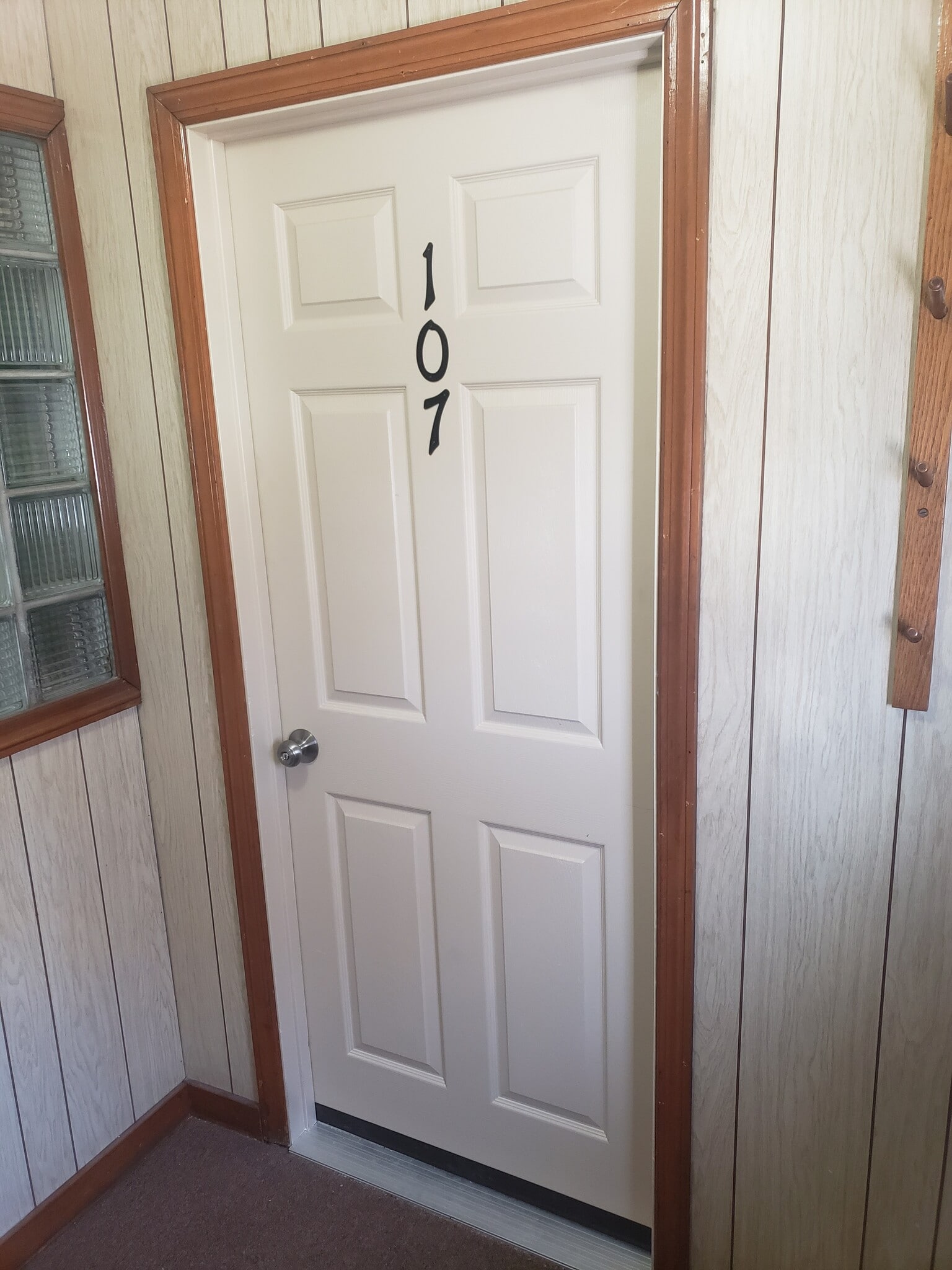 107 Entry from Shared Stairwell - 107 Olive St