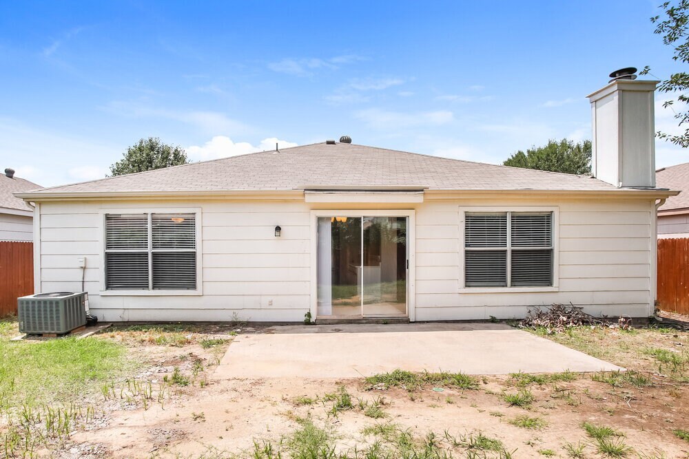 Building Photo - 1024 Beechwood Dr