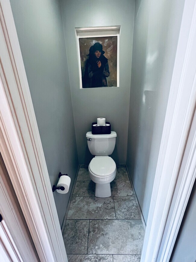 Building Photo - 3209 W Fairview Pl