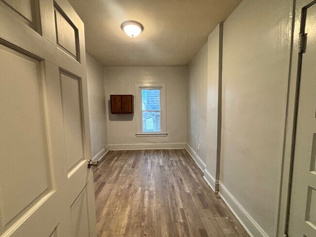 Building Photo - 4008 Ardmore Ave