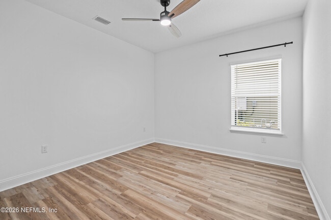 Building Photo - 260 Oaklawn Ct