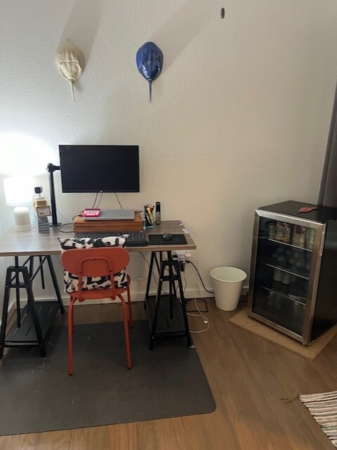 All-Inclusive Furnished 1 Bedroom 1 Bath with Office Center in Bay Club- 2 miles Sullivan's Island - 1481 Center St Ext