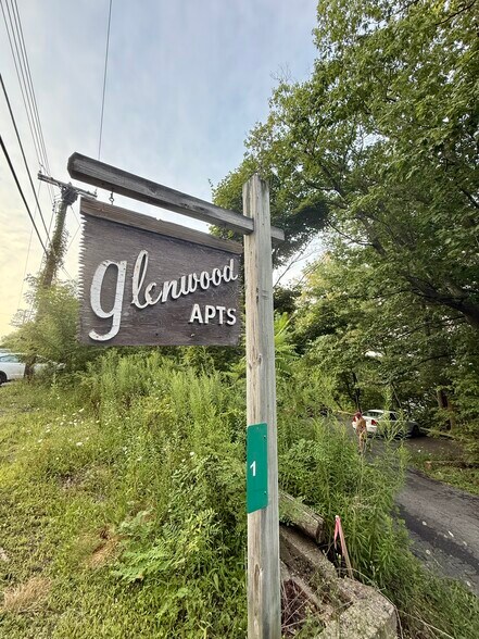 Primary Photo - 1 Maplewood Rd