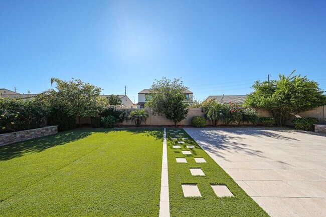 Building Photo - Stunning home located in the heart of Chandler, AZ!