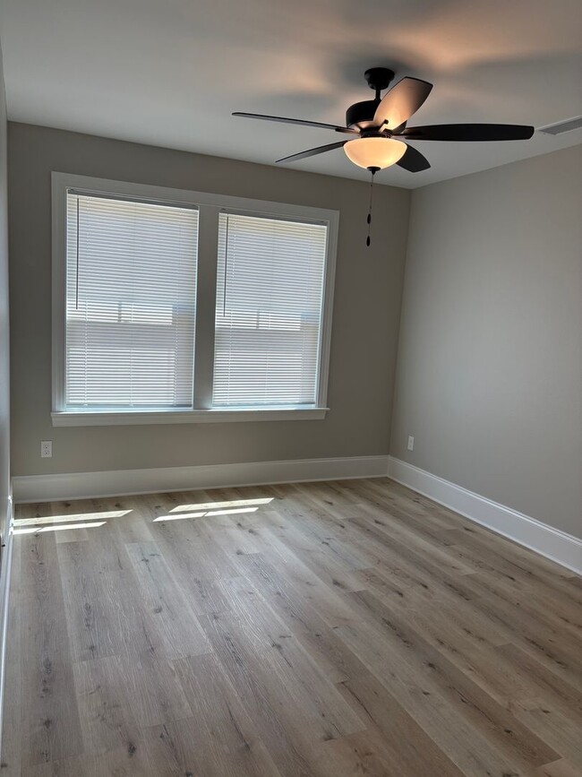Building Photo - New 4 Bedroom Home Available Now