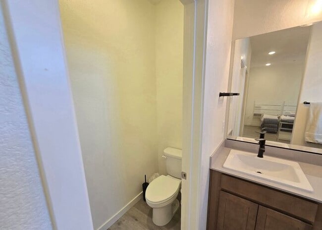 Building Photo - New Modern Fully Furnished Three-Story Townhome Near the Truckee River