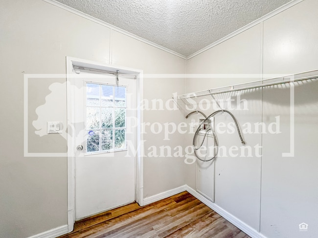Building Photo - 5638 Cherry Tree Dr