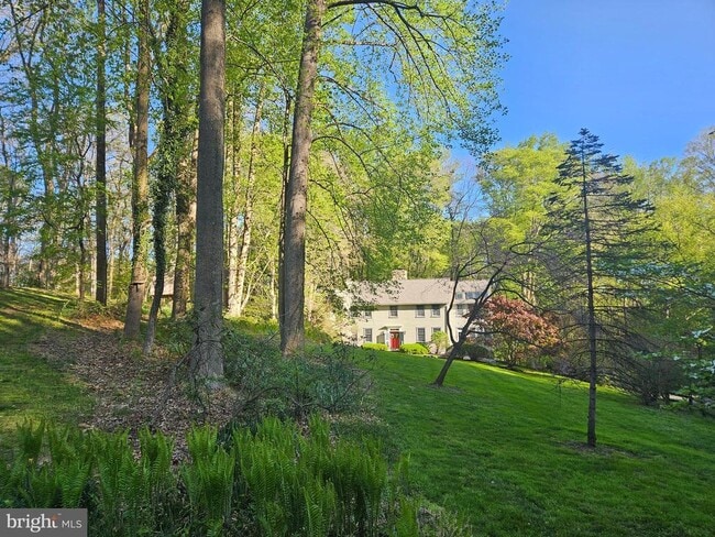 Building Photo - 14 Barberry Ln