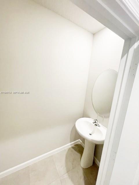 Building Photo - 3939 SE Mentmore Ln