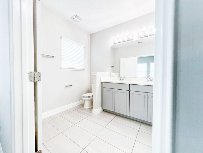 Building Photo - Luxury 4-Bedroom Townhome in Laureate Park – Now Available!