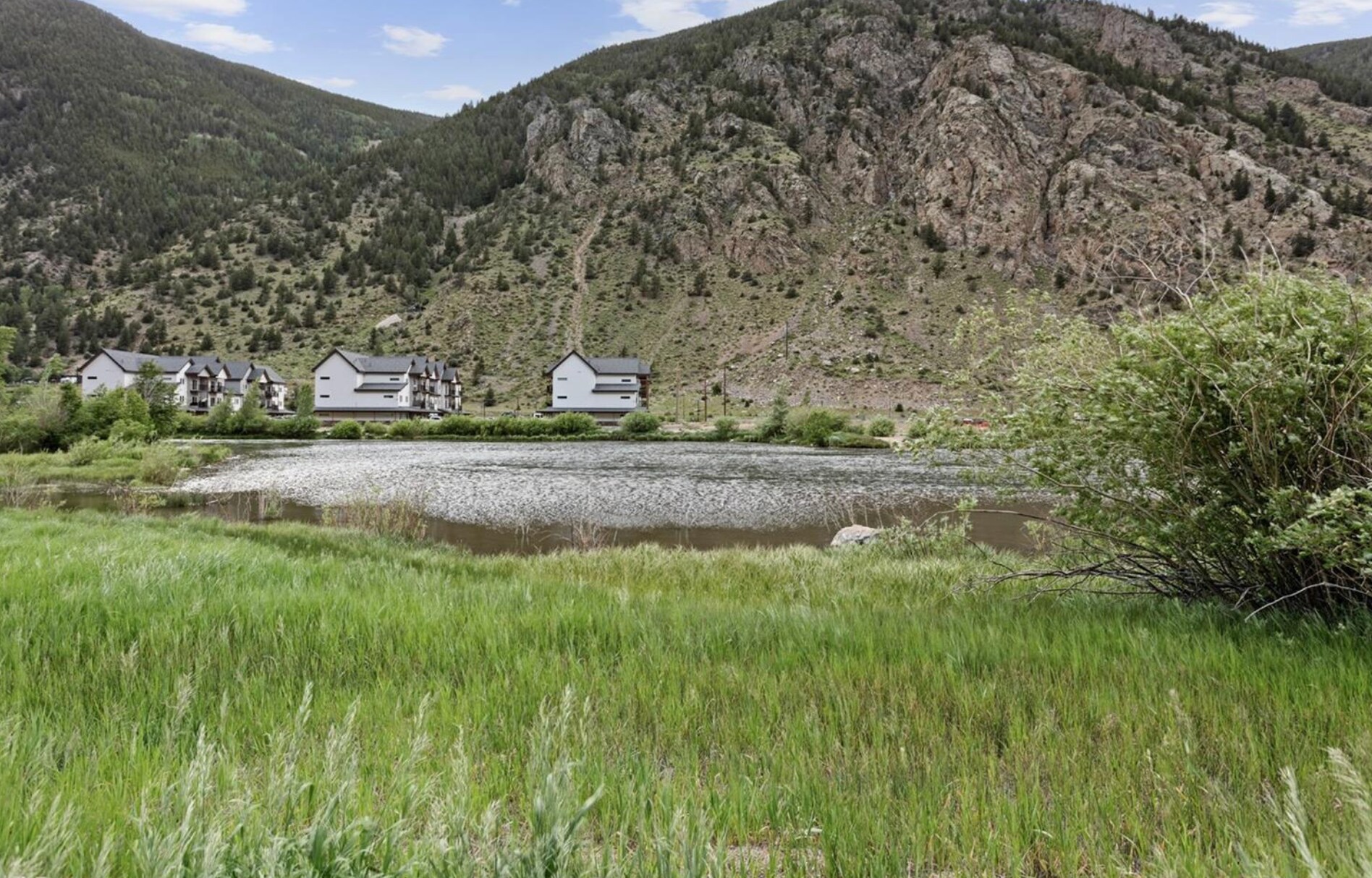 Building Photo - 1901 Clear Creek Dr