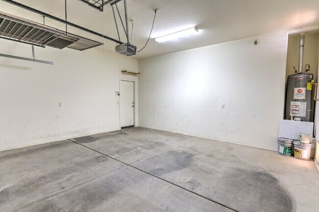 Building Photo - Rancho Sahuarita Gated Community