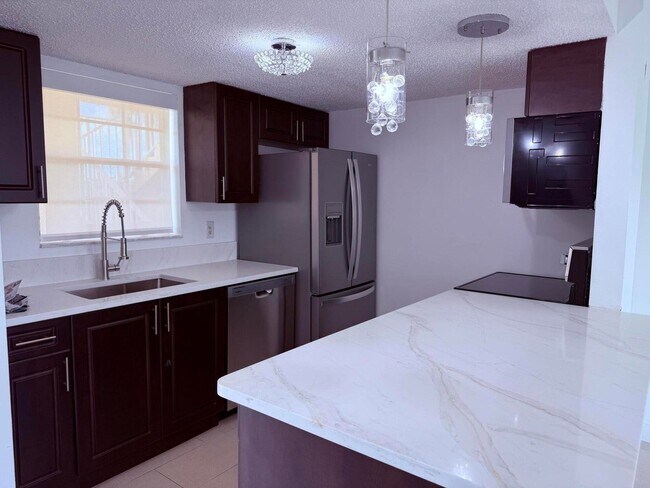 Building Photo - 6347 La Costa Dr