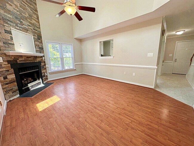 Building Photo - Updated Home in the Heart Of Chesterfield