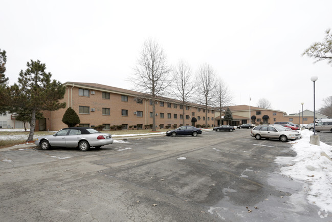 Primary Photo - Pine Creek Apartments