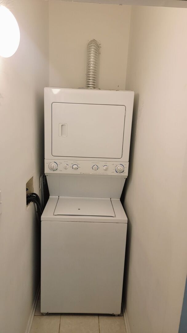 Building Photo - 4053 S Calumet Ave