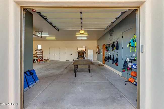 Building Photo - 2506 S 186th Dr