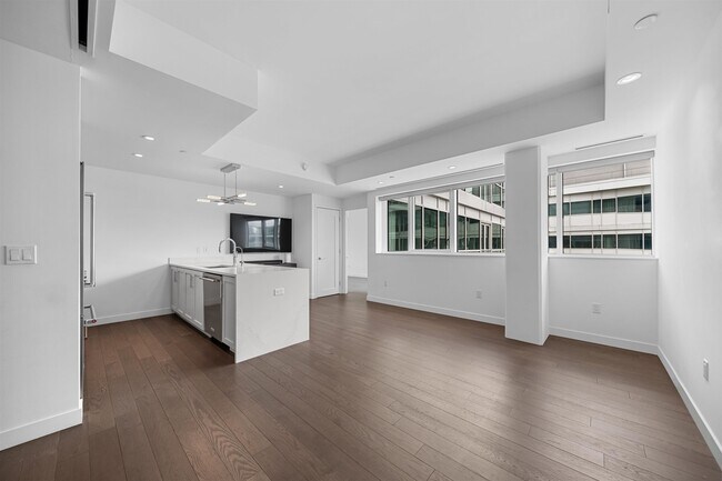 Building Photo - 800 Ave at Port Imperial