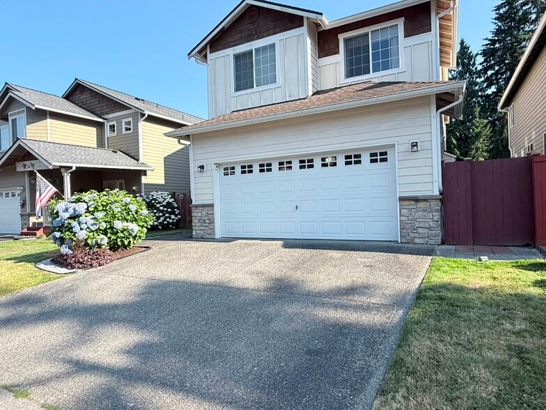 Building Photo - 2622 Burley Dr