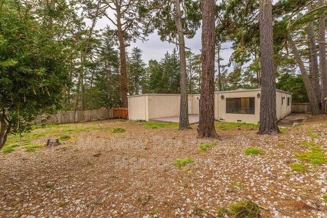 Building Photo - 4083 Sunset Ln