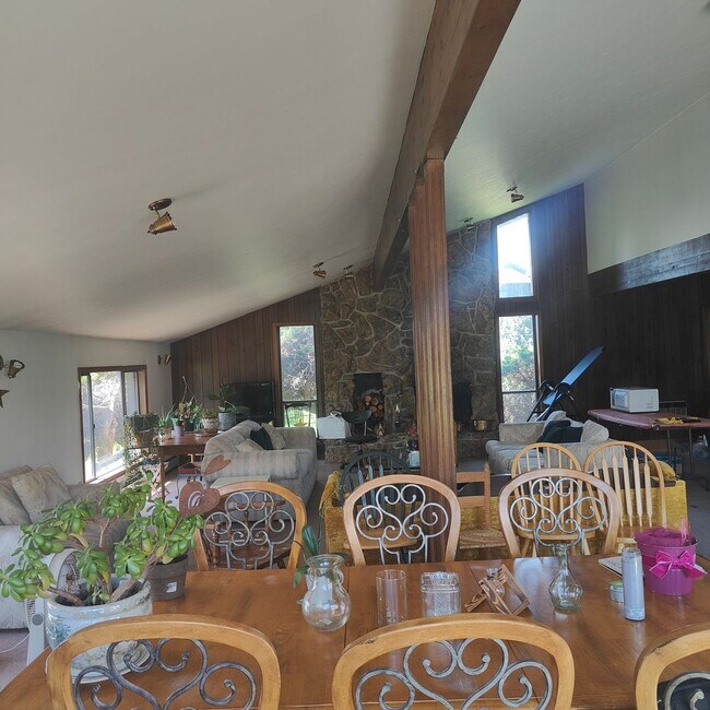 Building Photo - Condo Available At Chateau Village West wi...
