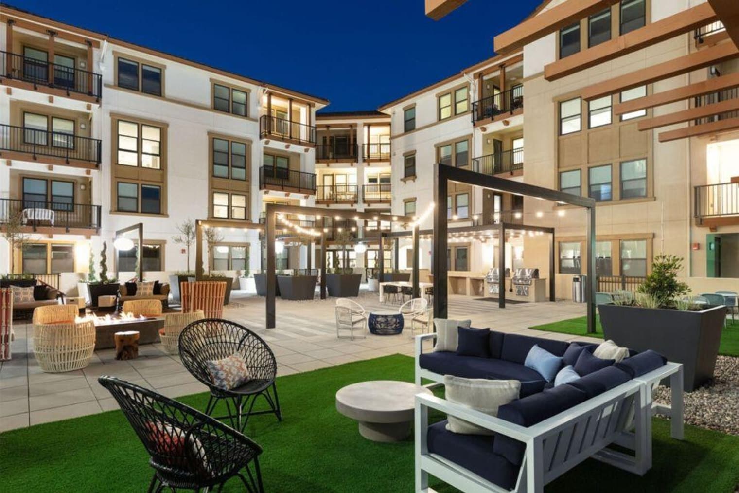 Building Photo - 1008 E El Camino Real