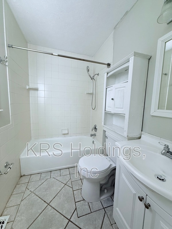 Building Photo - 8329 Bells Lake Rd