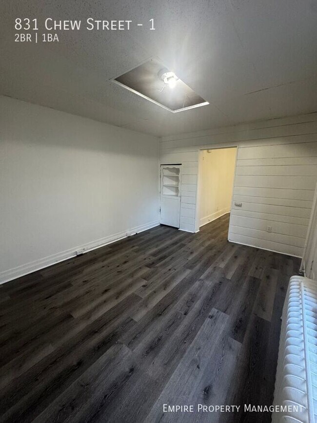 Building Photo - 831 W Chew St