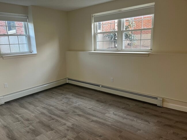 Building Photo - 221 Rock St