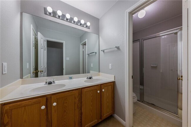 Building Photo - 15831 W Dorman Dr