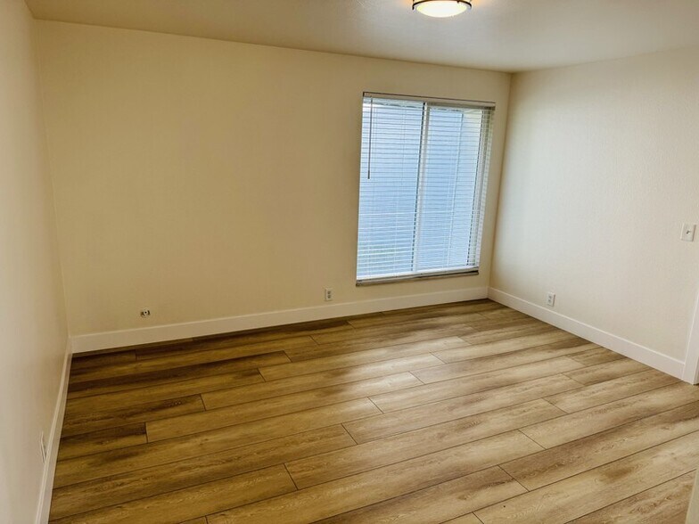 Building Photo - 4646 Quail Park Dr