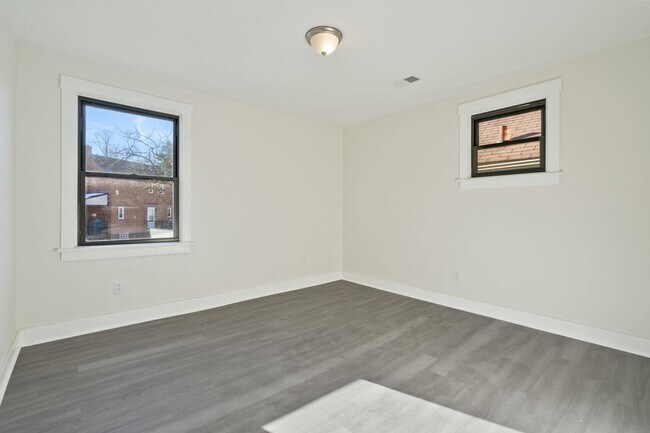 Building Photo - 111 Kaplan Ave