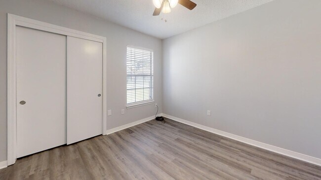 Building Photo - 1922 Heartland Dr