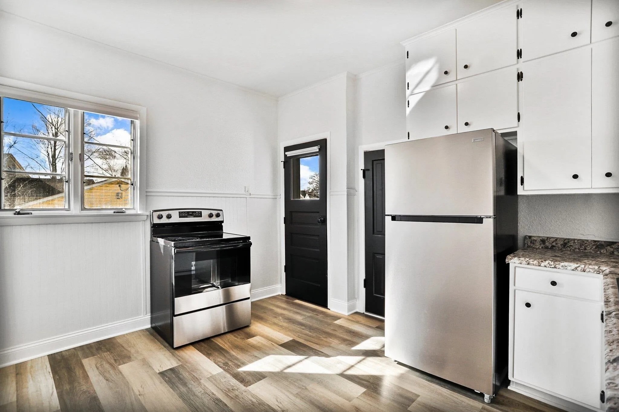 Building Photo - 426 College Ave