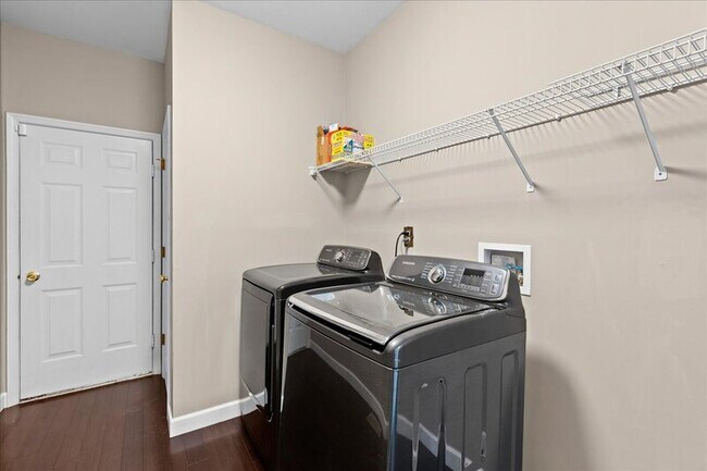 Building Photo - 49 Equestrian Dr