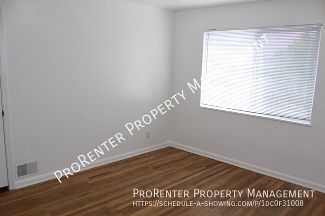 Building Photo - 1107 E 800 S