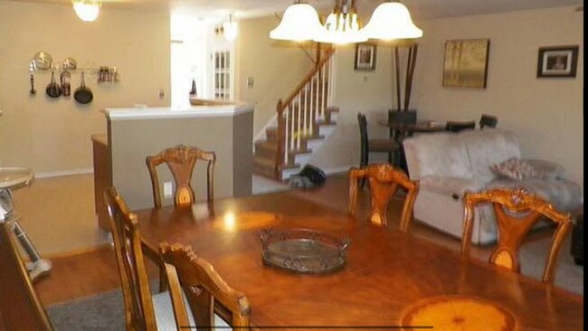 Building Photo - 206 Hampshire Dr