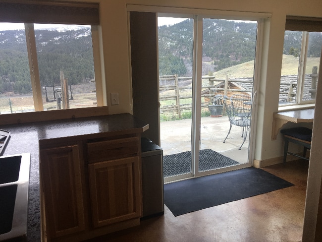 Building Photo - 77 Muir Rd