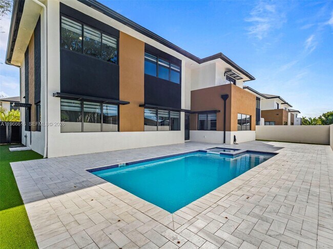 Building Photo - 17902 SW 149th Ct