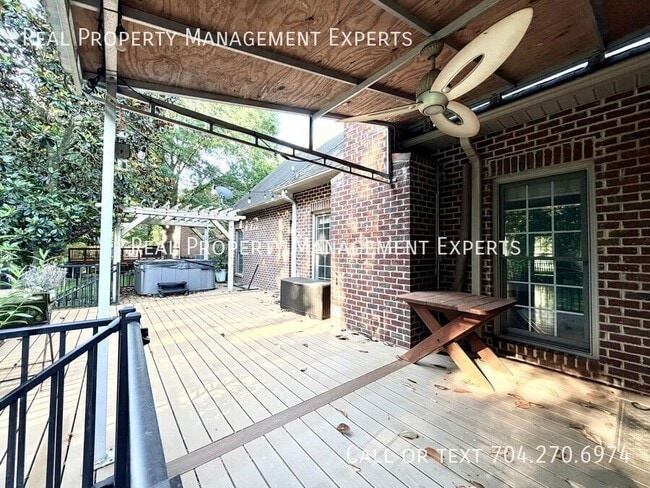 Building Photo - 3012 Ed Reid St