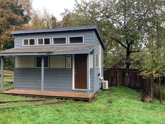 Primary Photo - Studio "Tiny Home" in SE Eugene
