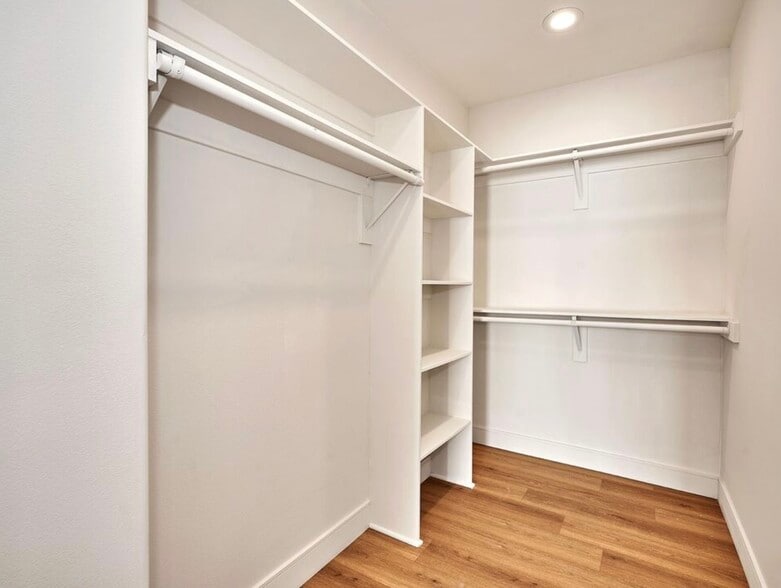 Building Photo - 4507 Lomita St