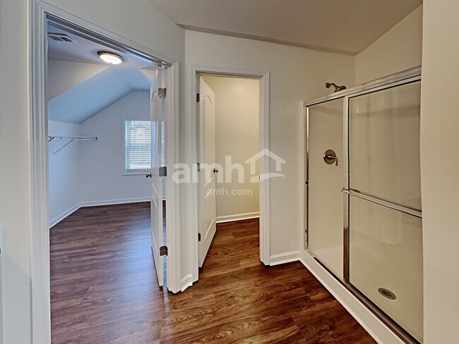 Building Photo - 3562 Huddlestone Ln NE