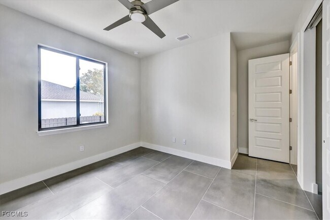 Building Photo - 2602 SW 27th St