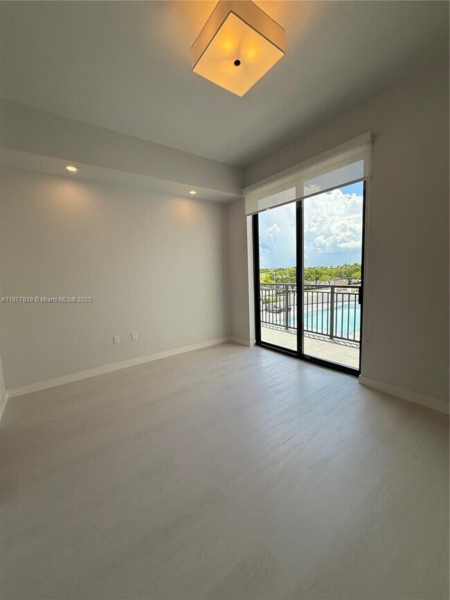 Building Photo - 18300 SW 98th Ave