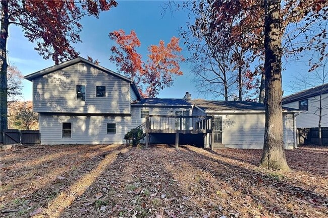 Building Photo - 2201 Whitebluff Way